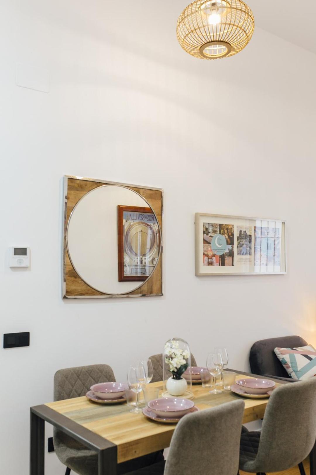 Modern With Seasonal Swimming Pool- 1Bd 1Bth- Goyeneta Apartment Seville Exterior photo